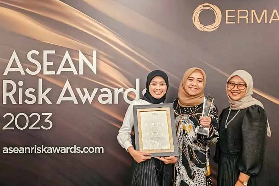 PT SIER Raih Penghargaan ASEAN Risk Award 2023 untuk Manajemen Risiko PT Surabaya Industrial Estate Rungkut (PT SIER) berhasil meraih penghargaan internasional di bidang manajemen risiko dalam ajang ASEAN Risk Award 2023