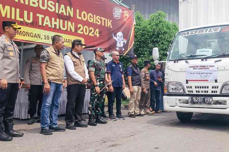 Pemberangkatan 33 Truk Perlengkapan PPK di Lamongan Dikawal Ketat oleh KPUD dan Forkopimda
