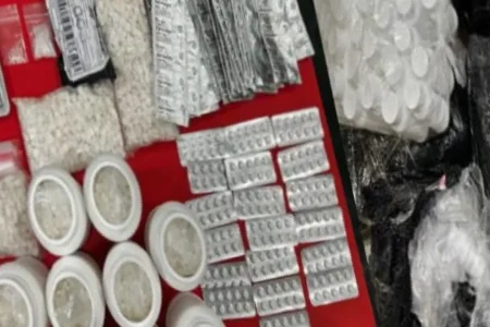 Sejumlah barang bukti narkotika yang berhasil disita Tim Buser Satresnarkoba Polres Kediri (foto: Dok Humas Polri)