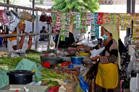 Sinergi Pemkot Surabaya dan BPOM, Pasar Nambangan Siap Jadi Pasar Pangan Aman Pasar Nambangan terpilih menjadi nominator dalam pelaksanaan lomba PPABK 2024
