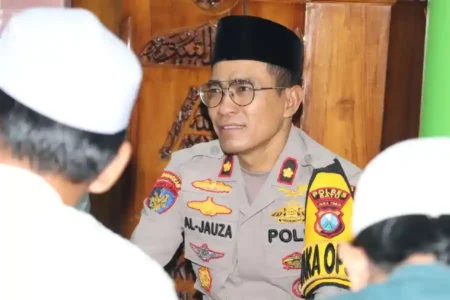 Polres Batu Sampaikan Pesan Kamtibmas Melalui Program Suling Wakapolres Batu Kompol Jeni Al Jauza