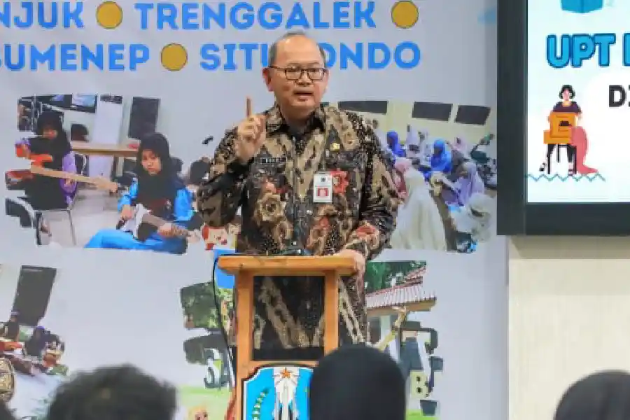 Pj. Sekdaprov Bobby Ajak 310 Anak dan Remaja Binaan Dinsos Jatim Tumbuhkan Kreativitas