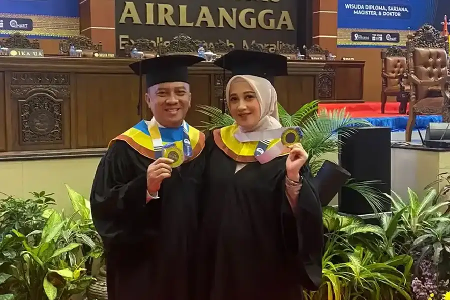 Wisuda Bareng, Kapolres Blitar dan Istri Sama-sama Raih Gelar Pascasarjana