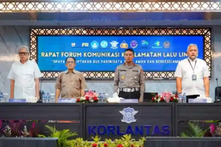 Rapat Forum Komunikasi Keselamatan Lalu Lintas (KKLL) Tahun 2024 di Gedung NTMC (foto: Dok Humas Polri)