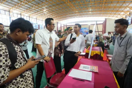 Pemkot Mojokerto Tekan Tingkat Pengangguran Terbuka Lewat Job Fair Job fair ini diharap mampu menekan tingkat pengangguran terbuka di Kota Mojokerto.