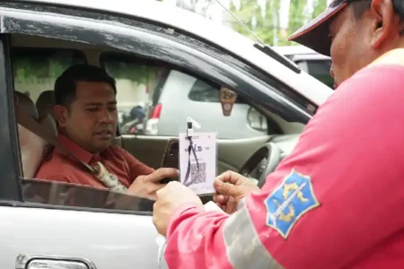 Layanan parkir di Kota Surabaya