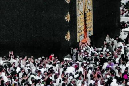 Suasana haji (foto: Sam Riz/unsplash)