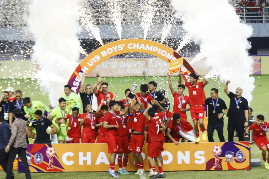 Bikin Bangga, Indonesia jadi Juara Piala ASEAN U-19 Boys’ Championship 2024 Timnas U-19 Indonesia juara Piala ASEAN 2024 setelah mengalahkan Thailand 1-0