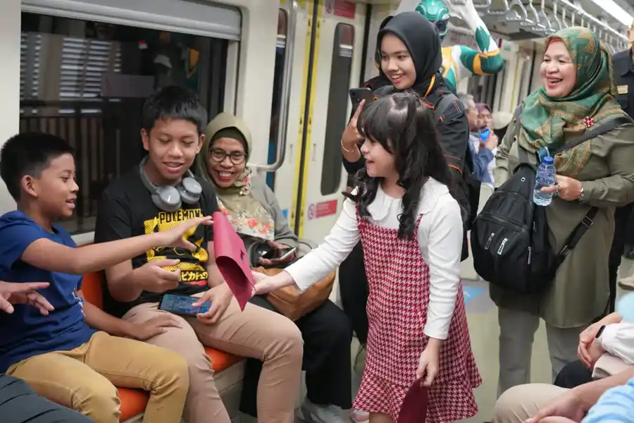 LRT Jabodebek Rayakan Hari Anak Nasional dengan Kegiatan Kreatif dan Edukatif Kegiatan ini merupakan bentuk komitmen KAI untuk terus mendekatkan LRT Jabodebek kepada masyarakat