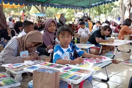 Rayakan Muharram, Yatim Mandiri Gelar Lomba Mewarnai di Kebun Binatang Surabaya Lomba Mewarnai di Kebun Binatang Surabaya