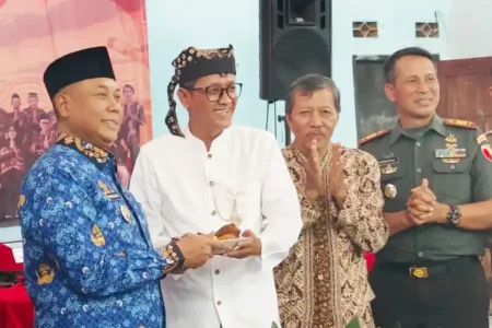 Launching Buku ”Memetri Sejarah Desa Dukuhmojo” yang dilaksanakan di Balai Desa Dukuhmojo, Kabupaten Jombang.