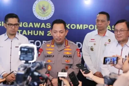 Kapolri Jenderal Pol Listyo Sigit Prabowo saat memberikan keterangan di depan awak media