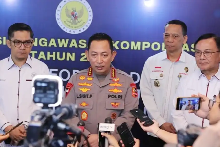 Serangan Siber Meningkat, Kapolri Sebut Skema Pengamanan Perlu Diperkuat Kapolri Jenderal Pol Listyo Sigit Prabowo saat memberikan keterangan di depan awak media