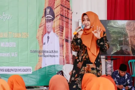 Bupati Mojokerto Ikfina Fahmawati