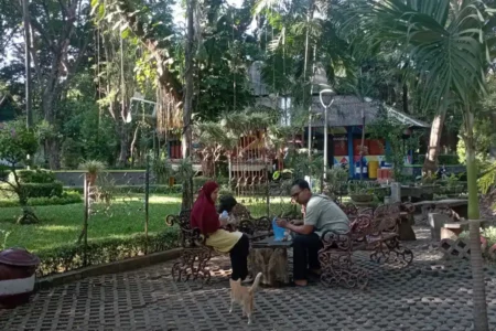 Kebun Bibit Manyar: Mini Zoo Versi Low Budget di Kota Surabaya foto beritajatim