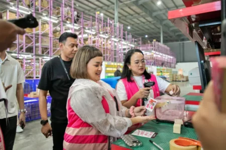 Kunjungan Istimewa Founder Brand Kecantikan Lokal ke Gudang Sociolla Cikupa Jabar Lizzie Parra