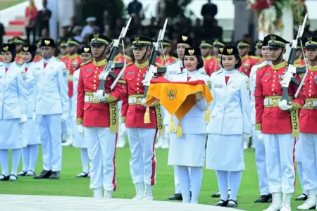 Tim Paskibraka di halaman Istana Negara IKN (foto: Dok BPMI Setpres)