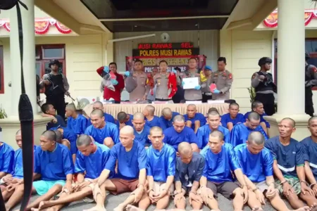 Polres Musi Rawas Amankan 33 Tersangka dalam Operasi Sikat Musi II 2024 Pengungkapan kasus selama digelarnya Operasi Sikat Musi II 2024 (foto: Humas Polri)