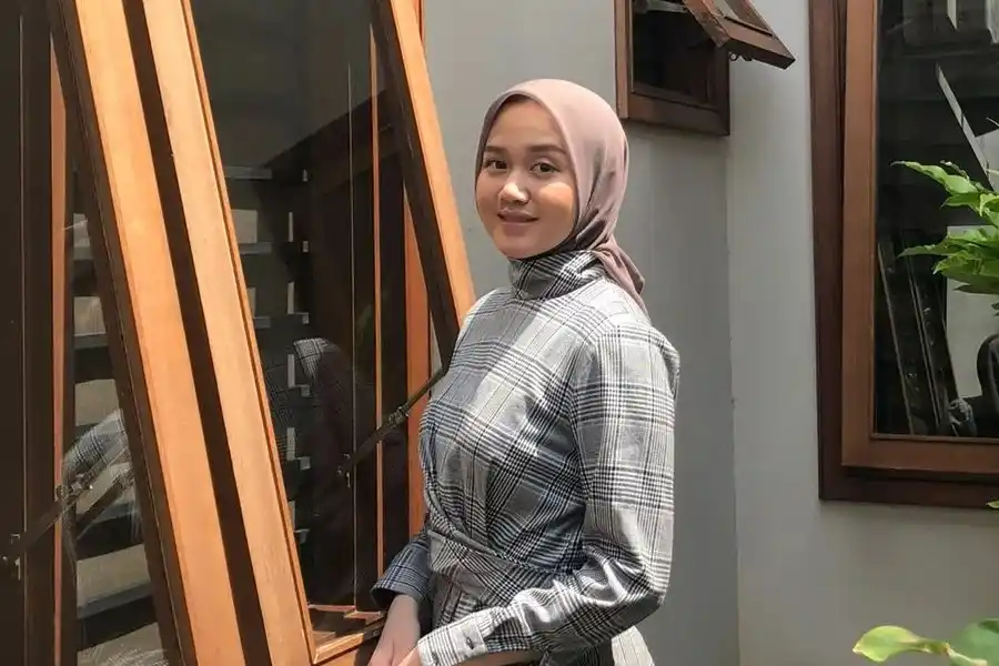 Riza Saphira Rahmandhani Sukses Hadapi Tantangan dan Lolos Program IISMA Riza Saphira Rahmandhani