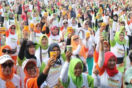 Ribuan Warga Soreang Antusias Ikuti Aksi Segar Massal Sambut HUT Ke-79 RI Ribuan warga antusias ikuti acara Aksi Segar Massal jelang HUT ke-79 Kemerdekaan RI