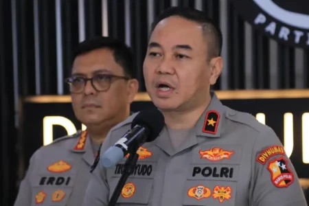 Polri Kerahkan Ratusan Personel ke Papua Tengah dan Maluku Utara, Perkuat Pengamanan Pascakonflik Karopenmas Divisi Humas Polri Brigjen Trunoyudo Wisnu Andiko
