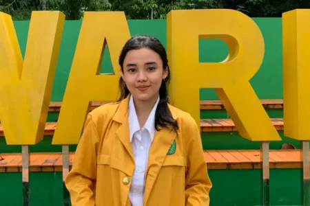 Beasiswa Sobat Bumi Kalimantan Jaga Cita-Cita Amelia Jadi Menteri Luar Negeri Amelia Priskila Sali, penerima Beasiswa Sobat Bumi Kalimantan (BSBK) dari PT Pertamina Hulu Indonesia