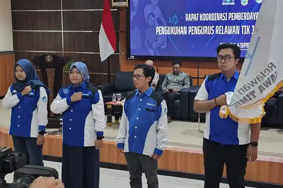 RTIK Jawa Timur dan Stikosa AWS Perkuat Kerjasama dalam Pemberdayaan TIK Pengukuhan pengurus RTIK Jawa Timur