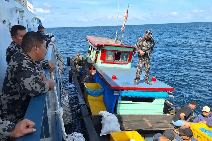 KKP Gagalkan Penyelundupan Manusia Menggunakan Kapal Ikan di Sumut