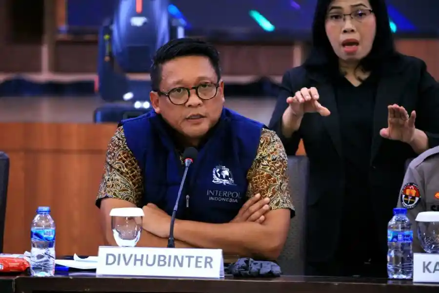 Polri Tangkap Buronan Pencucian Uang Filipina Senilai 1,8 Juta Dollar AS Kadiv Hubinter Polri Irjen Krishna Murti