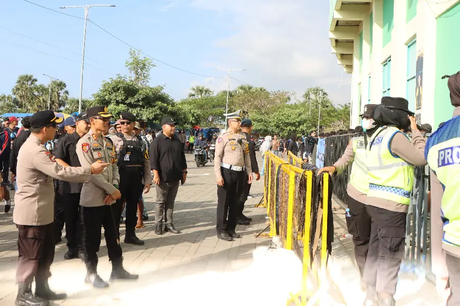 Polres Tuban Kerahkan Ratusan Personel, Pertandingan Liga 2 Persela VS Deltras Berjalan Kondusif