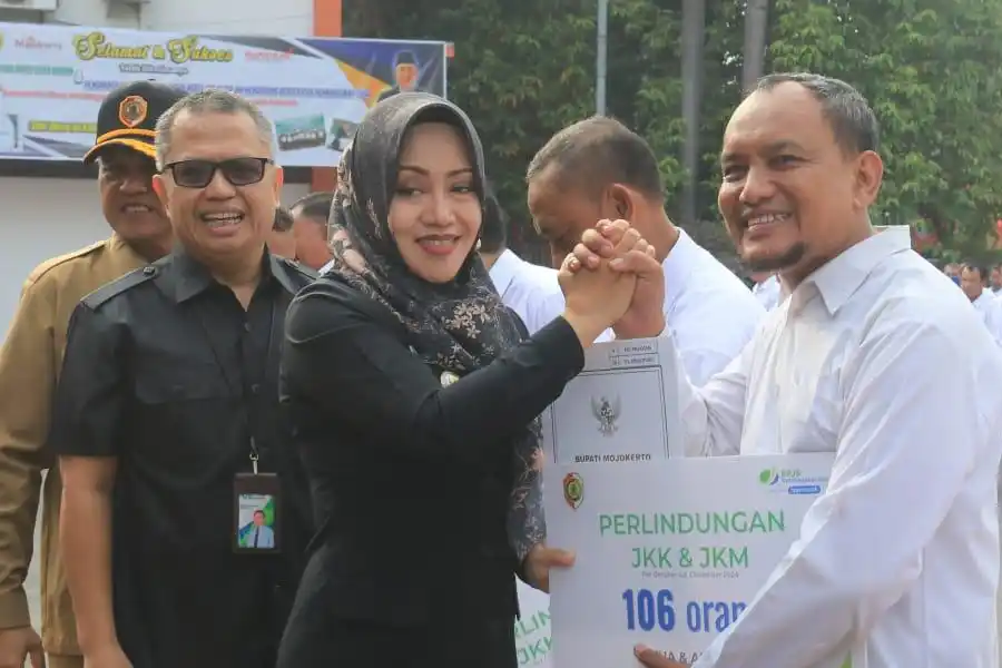 Bupati Mojokerto Kukuhkan 2.083 Anggota BPD, Tekankan Sinergi Desa dan Pemerintah Bupati Mojokerto Ikfina Fahmawati saat mengukuhkan anggota BPD se-Kabupaten Mojokerto.