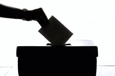 Pilkada 2024, Pemkab Pasuruan Alokasikan Rp7,358 Miliar demi Pengamanan dan Kelancaran Ilustrasi Pemilu dan Pilkada
