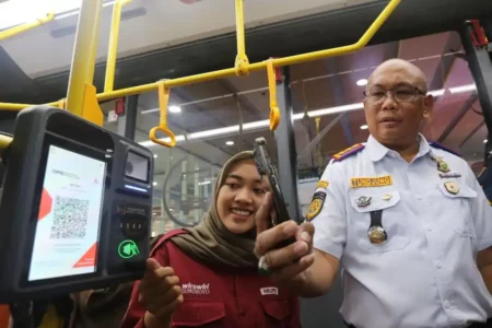 Selain mengurangi kemacetan, bus listrik dan armada Feeder Wira Wiri juga ditujukan untuk mengurangi polusi