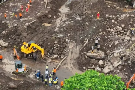 Data BPBD Kota Ternate, 18 warga telah dievakuasi dalam kondisi meninggal dunia. Saat ini pencarian korban hilang masih berlangsung (foto: Dok BPBD)