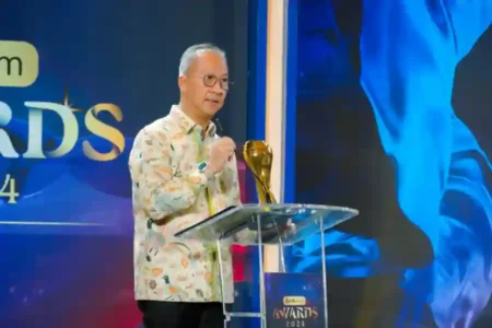 Menteri Perindustrian Agus Gumiwang Kartasasmita