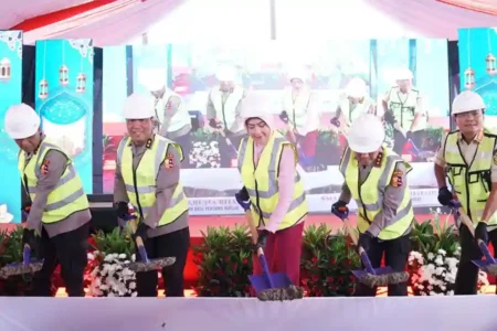 Ground breaking Masjid SMA Kemala Taruna Bhayangkara di Gunung Sindur, Bogor, Jawa Barat