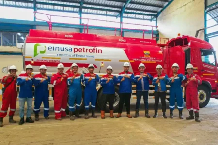 Elnusa Group Ciptakan Inovasi Mobil Tangki BBM 16 KL untuk Distribusi Energi Nasional Inovasi Elnusa Group, proyek mobil tangki BBM 16 KL yang melibatkan kolaborasi EFK dan EPN untuk distribusi energi.