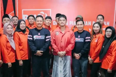 Kaesang Pangarep Ucapkan Selamat untuk Puan Maharani dan Anggota DPR RI Terpilih Ketua Umum PSI Kaesang Pangarep di Kantor DPD PSI Kota Madiun
