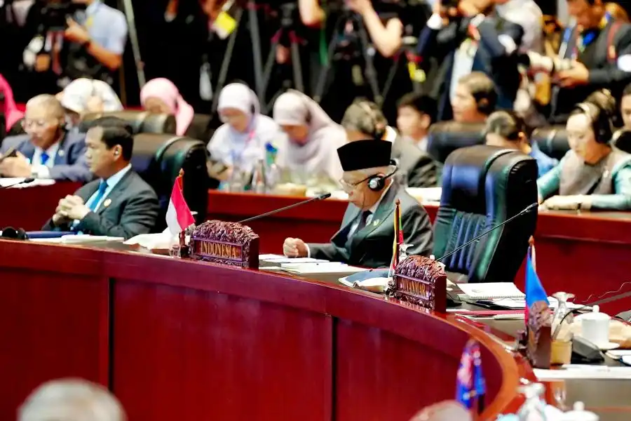 KTT Asia Timur Tekankan Komitmen Terhadap ASEAN Centrality Demi Perdamaian dan Stabilitas Kawasan