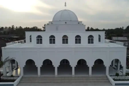 Pendiri TIKI dan JNE Resmikan Masjid Nur’aini di Bangka Belitung