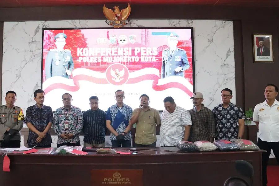 Polres Mojokerto Temukan Molotov Saat Amankan Dua Gangster yang Tawuran di Kelurahan Bloto