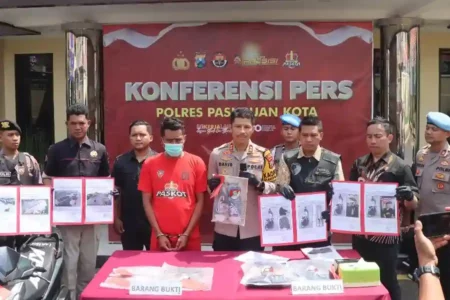 Kapolres Pasuruan Kota AKBP Davis Busin Siswara saat konferensi pers pengungkapan kasus penganiayaan berat yang akibatkan korban meninggal dunia