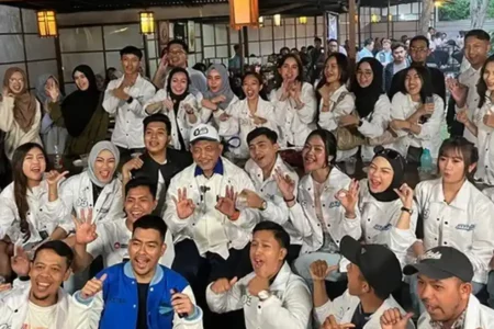 Pilgub Jabar 2024, Pasangan Ahmad Syaikhu-Ilham Habibie Dapat Dukungan dari Gen Z Cagub Jabar, Ahmad Syaikhu, saat hadir di Sport Center Indramayu, Karanganyar, Kecamatan Indramayu