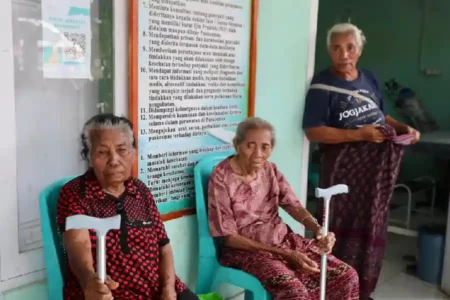 Kelompok lansia yang butuh perawatan dan rujukan yang intens