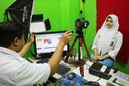 Perekaman KTP elektronik di Surabaya