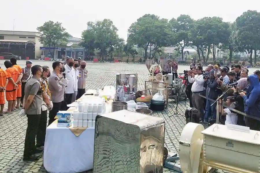 Polda Jabar Ungkap Kasus Produksi dan Peredaran Obat Keras Ilegal di Tasikmalaya dan Sumedang