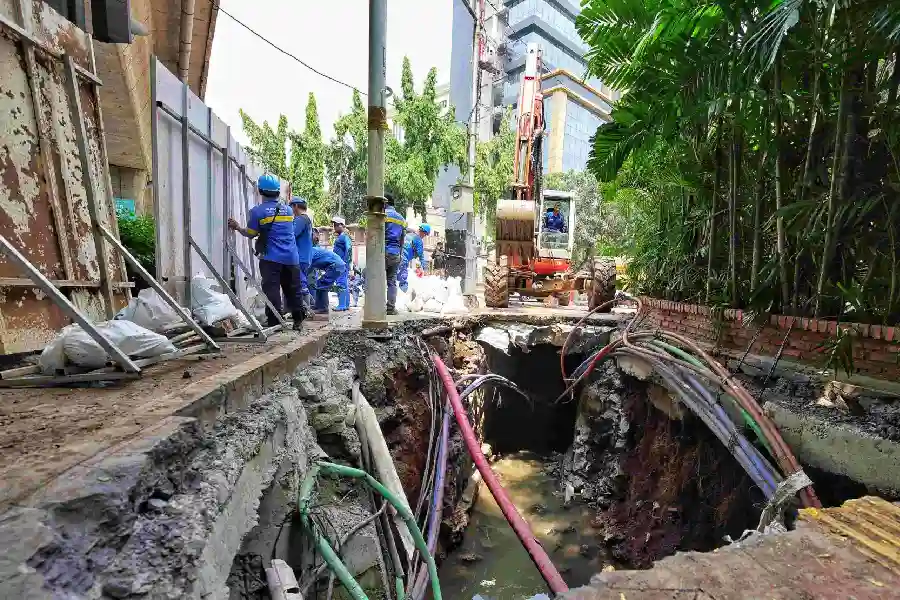 Pj. Gubernur Teguh Pantau Perbaikan Saluran Air Jakarta Selatan untuk Cegah Banjir