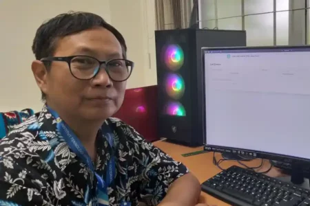 Dr Dwi Sunaryono SKom MKom