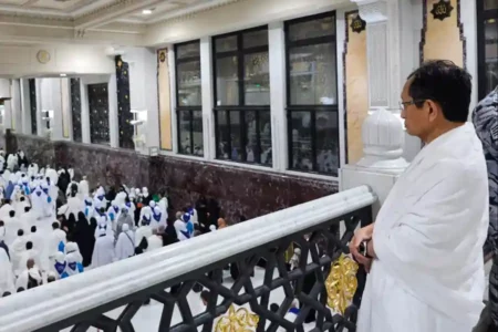 Menag Nasaruddin Umar saat di Masjidil Haram, Makkah (foto: Dok Kemenag RI)