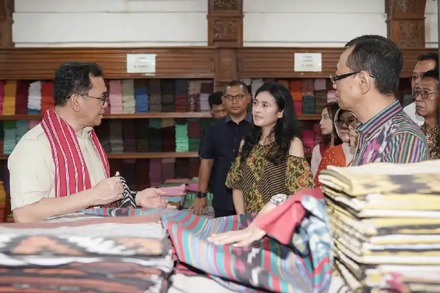 Kunjungi Pabrik Lurik di Klaten, Mendag Budi Dorong Inovasi untuk Tingkatkan Ekspor